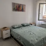 Apartmaji Ri-100 *