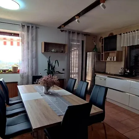 Apartmaji Ri-100 Apartman *