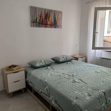 Apartmaji Ri-100 *