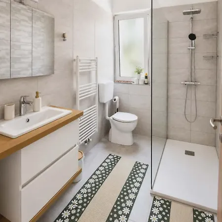 Apartmaji Ri-100 *