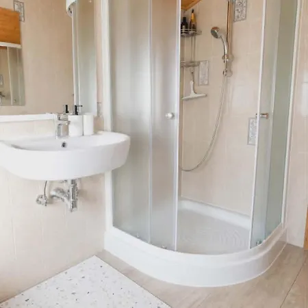Daire Apartmaji Ri-100 *