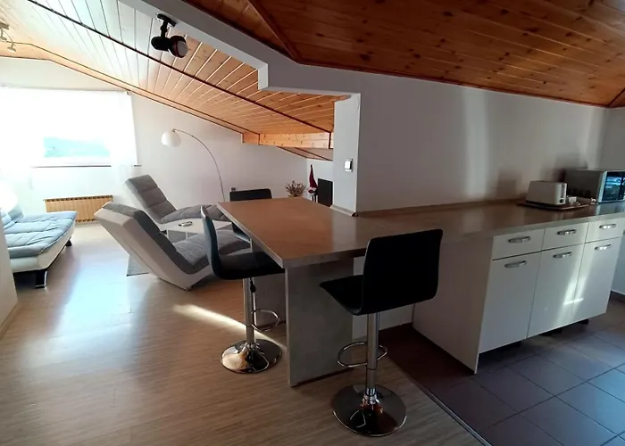 Appartement Apartmaji Ri-100 *